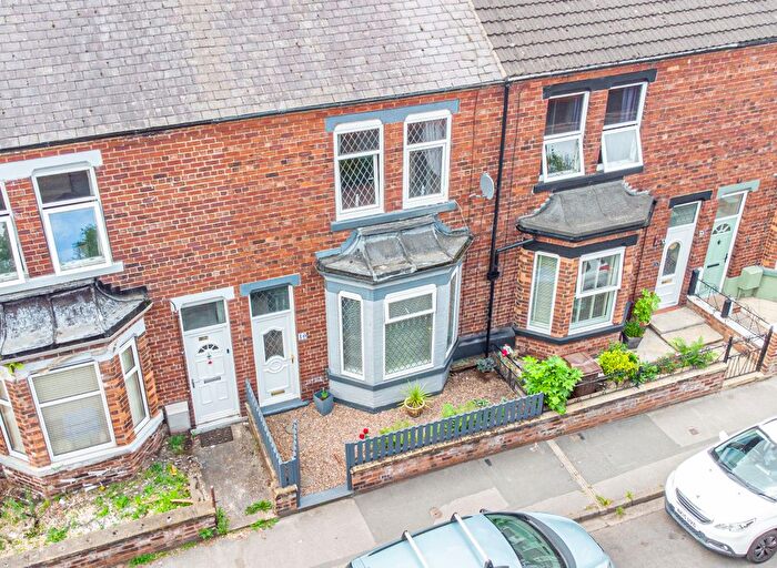 3 Bedroom Terraced House For Sale In Denison Road, Selby, YO8