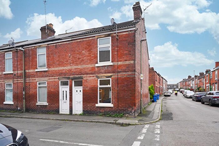 2 Bedroom End Of Terrace House To Rent In Bank Street, Chesterfield, S40