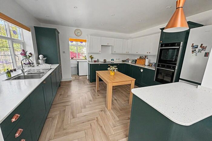 4 Bedroom Detached House For Sale In Wareham, BH20 - Photo 5