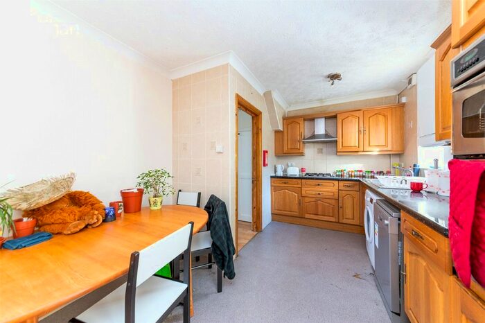 4 Bedroom Detached House To Rent In Medmerry Hill, Brighton, BN2