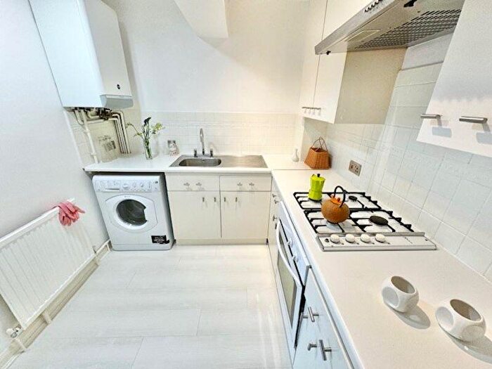1 Bedroom Flat For Sale In Hazlemere Road, Penn, HP10