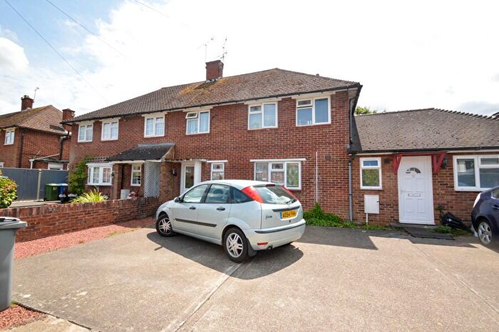 3 Bedroom Semi-Detached House To Rent In Westmead, Windsor, SL4