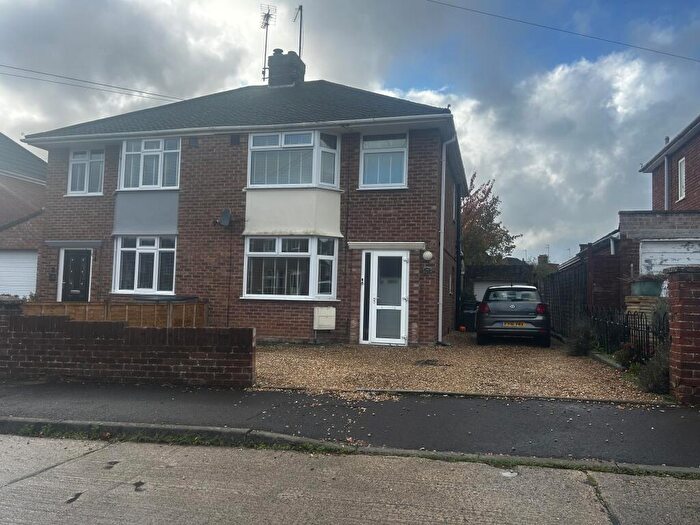 3 Bedroom House To Rent In Richmond Road, Yeovil, BA20