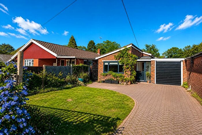4 Bedroom Bungalow For Sale In West End, Surrey, GU24