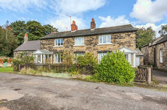 4 Bedroom Detached House For Sale In Verandah Cottages, Heath, Wakefield, West Yorkshire, WF1
