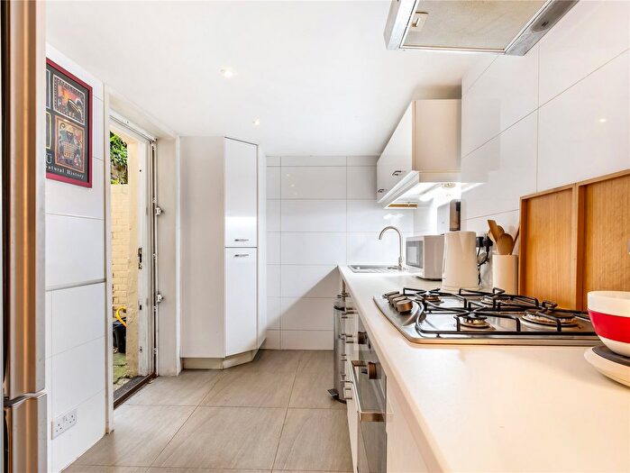 1 Bedroom Flat For Sale In Gloucester Avenue, London, NW1