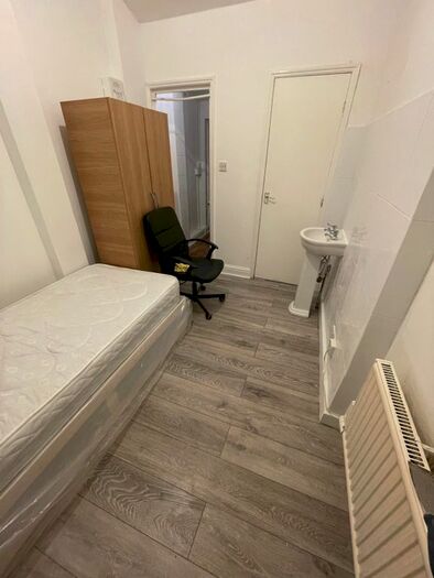 Studio To Rent In Woodbourne Avenue, London, SW16