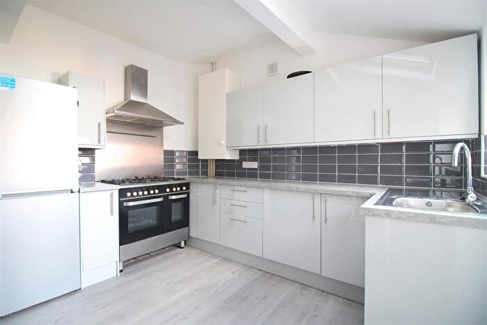 5 Bedroom Terraced House To Rent In School Road, Sheffield, S10