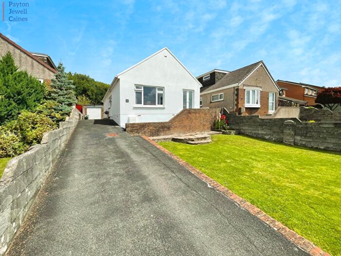 3 Bedroom Detached Bungalow For Sale In Heol-y-groes, Litchard, Bridgend County., CF31
