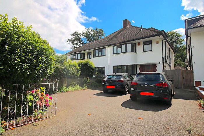 4 Bedroom Semi-Detached House To Rent In Clarence Avenue, London, SW4