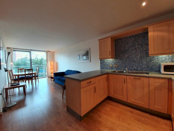 2 Bedroom Flat To Rent In Whitehall Quay, Leeds, LS1