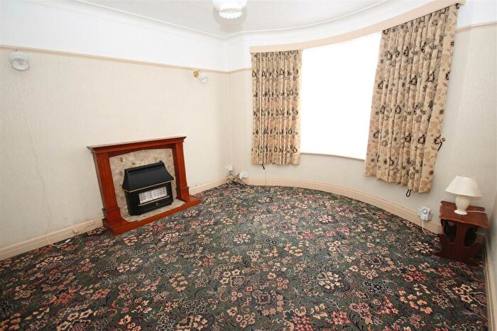 2 Bedroom Semi-Detached Bungalow For Sale In Tyn-Y-Parc Road, Rhiwbina, Cardiff, CF14