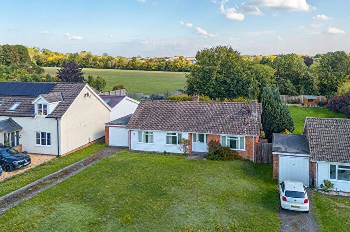 3 Bedroom Detached Bungalow For Sale In Beech Close, Penton Harroway, Andover, SP11