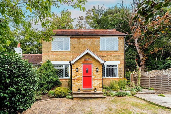3 Bedroom House For Sale In Waverley Road, Weybridge, KT13