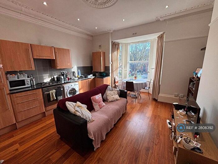 1 Bedroom Flat To Rent In Victoria Road, Leeds, LS6