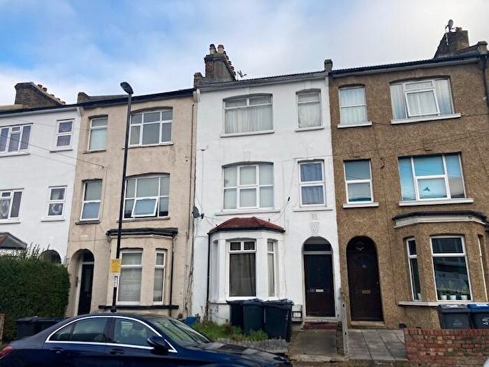 1 Bedroom Flat To Rent In Walters Road, South Norwood, SE25