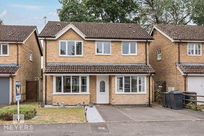 4 Bedroom Detached House For Sale In Monks Close, West Moors, BH22
