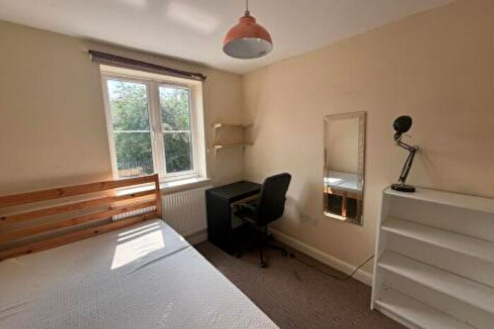2 Bedroom Flat To Rent In Claremont Road, London, NW2