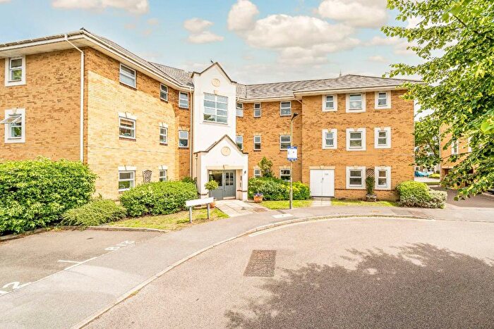 2 Bedroom Flat To Rent In International Way, Sunbury-On-Thames, TW16