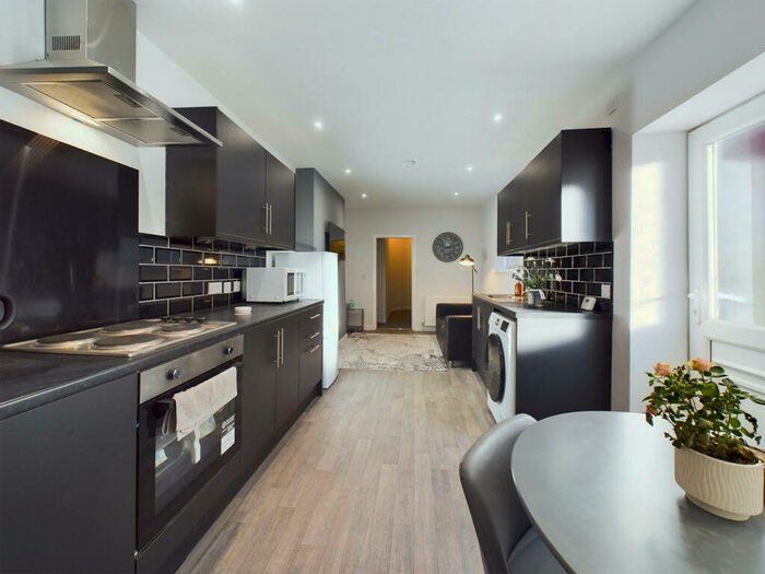 1 Bedroom Apartment To Rent In Albert Avenue, Anlaby Road, Hull, Yorkshire, HU3