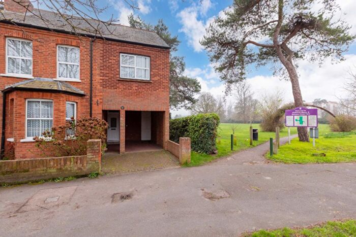 4 Bedroom Semi-detached House For Sale In Maidenhead Road, Windsor, SL4