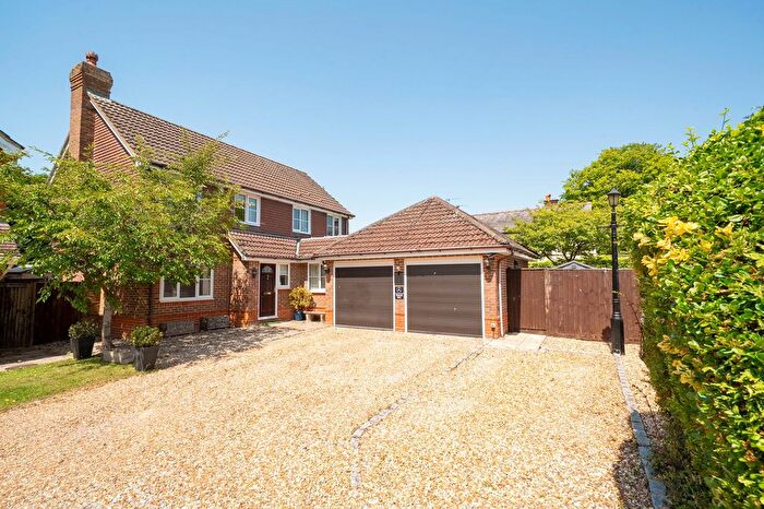 4 Bedroom Detached House For Sale In Hardyfair Close, Weyhill, SP11