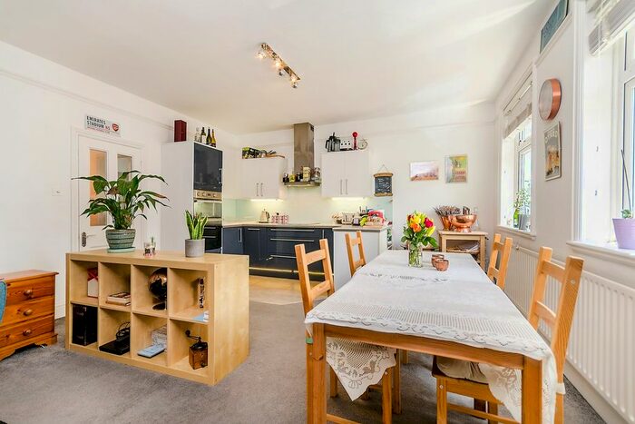 2 Bedroom Flat To Rent In Westmoreland Road, Bromley BR2