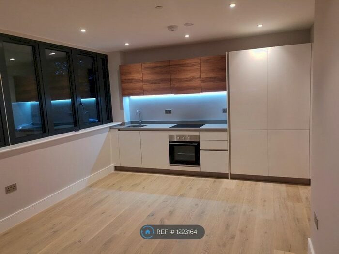 1 Bedroom Flat To Rent In St. Peters House, Norwich, NR1