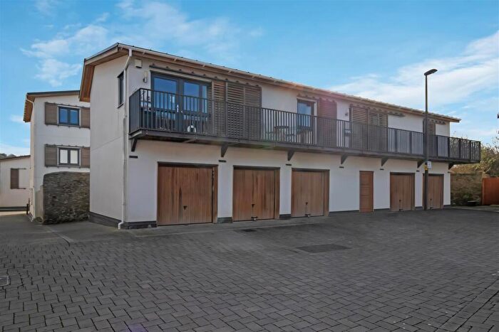 1 Bedroom Coach House For Sale In Malpass Drive, Hanham, BS15