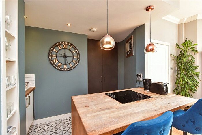 2 Bedroom Flat For Sale In Ditchling Road, Brighton, East Sussex, BN1