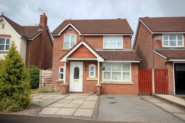3 Bedroom Detached House To Rent In Ladyhill View, Worsley, M28