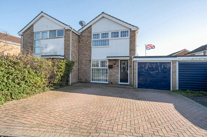 3 Bedroom Semi-Detached House For Sale In Sidlesham Close, Hayling Island, Hampshire, PO11