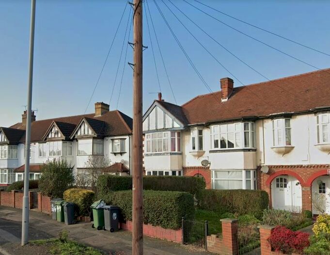 2 Bedroom Flat To Rent In Old Church Road, London, E4