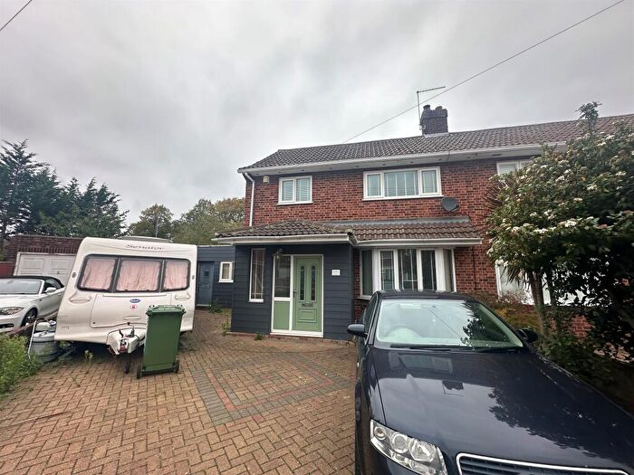 3 Bedroom Semi Detached House For Sale In Gildenburgh Avenue, Peterborough, PE1