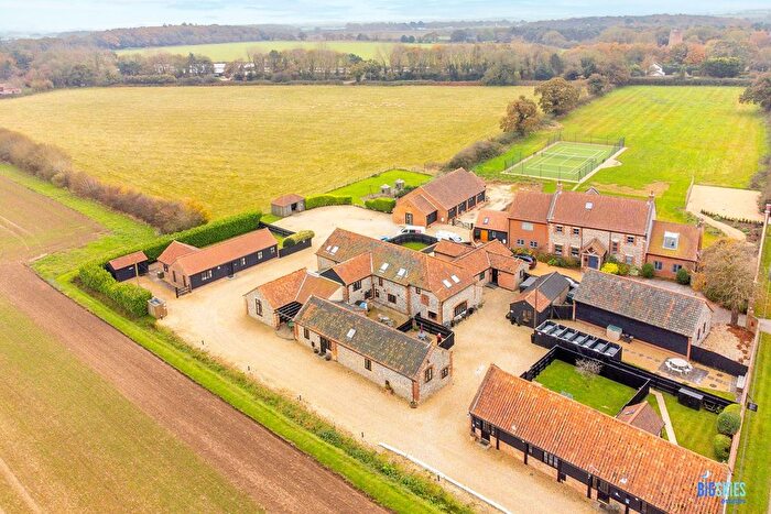 4 Bedroom Barn Conversion For Sale In Cromer Road, Roughton, Norwich, NR11