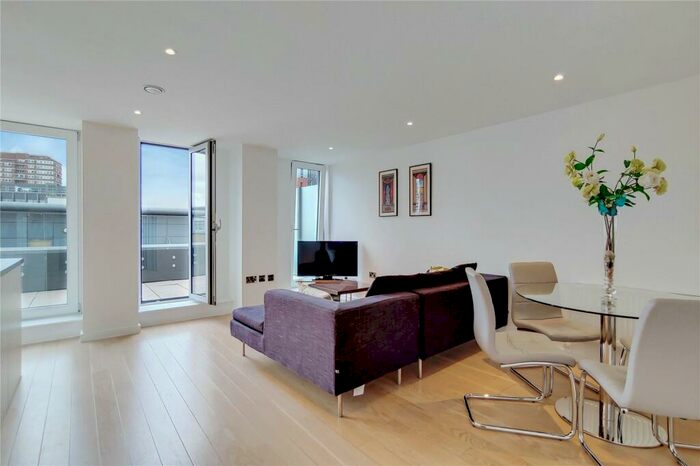 2 Bedroom Apartment To Rent In Britannia Walk, Shoreditch, London, N1