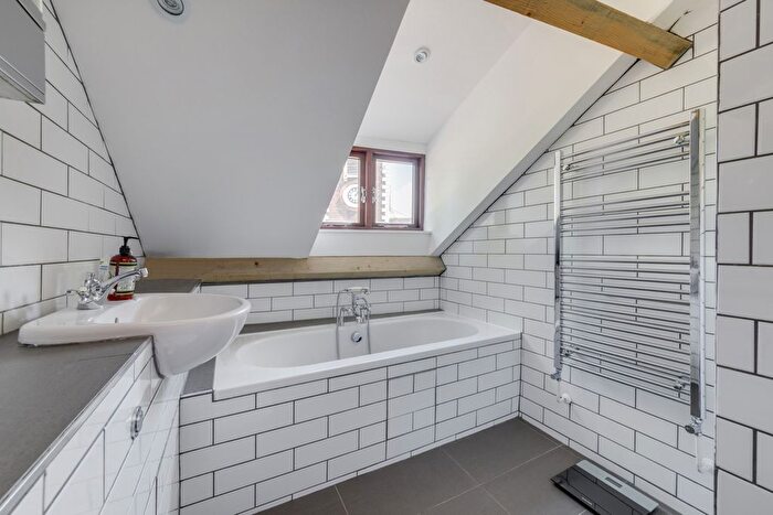 2 Bedroom Flat For Sale In Granary House, Hope Wharf, SE16