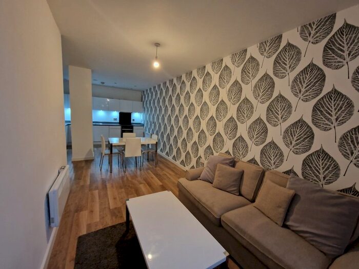 2 Bedroom Flat To Rent In Tate House, - New York Road, Leeds, West Yorkshire, Uk, LS2