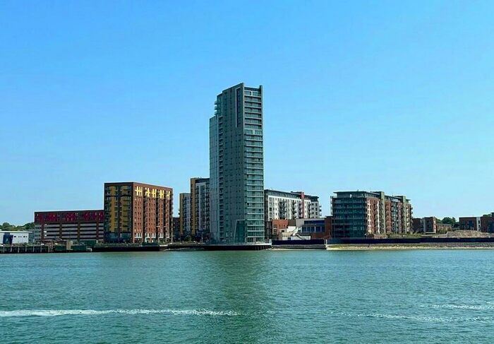 1 Bedroom Apartment To Rent In Luxury Apartment, SO19