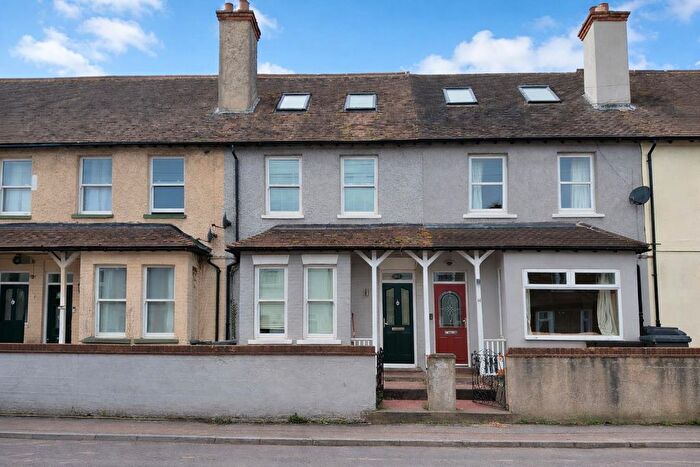 4 Bedroom Terraced House For Sale In Hedge Place Road, Greenhithe, DA9