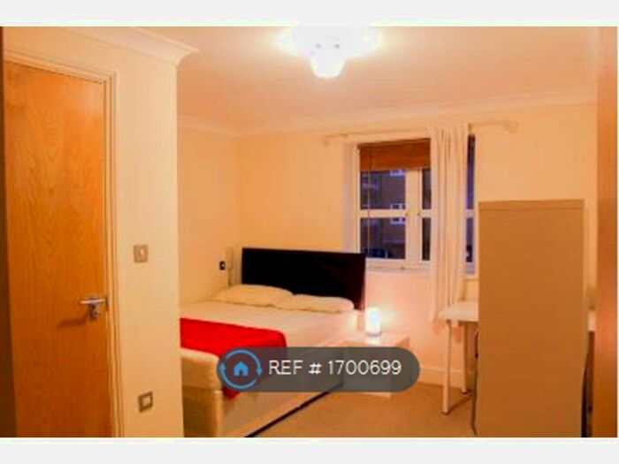 3 Bedroom Flat To Rent In Qube, Birmingham, B1