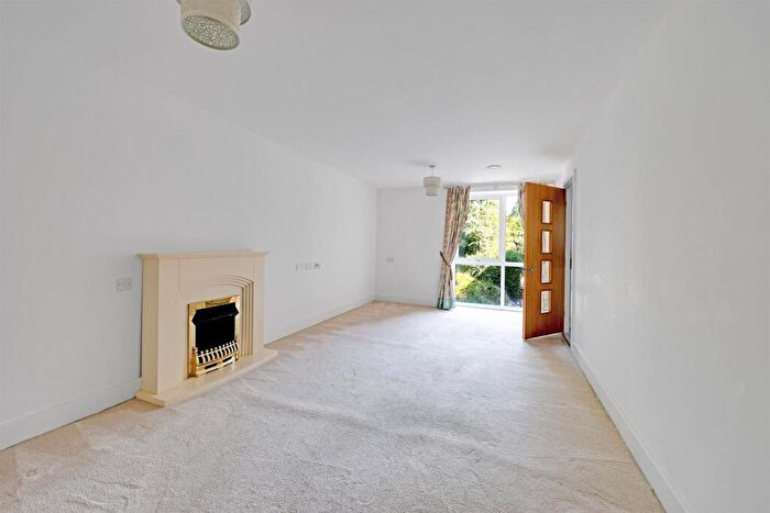 1 Bedroom Apartment For Sale In London Road, Guildford, GU1