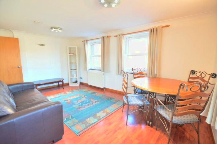 2 Bedroom Flat To Rent In Blackstock Road, London, N4