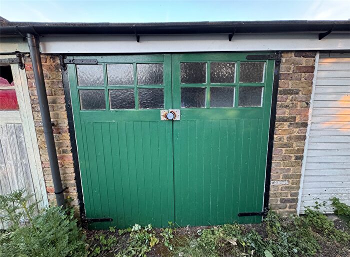 Property For Sale In Park Road, Hounslow, TW3