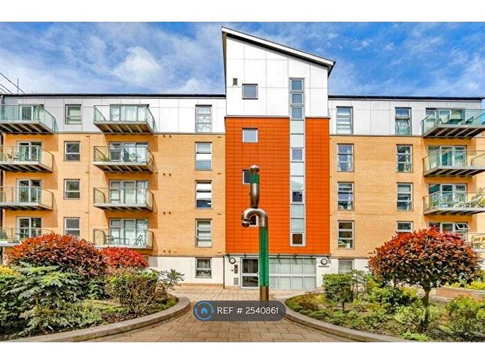 1 Bedroom Flat To Rent In Queen Mary Avenue, London, E18