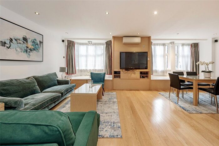 3 Bedroom Flat For Sale In Brompton Road, London, SW3