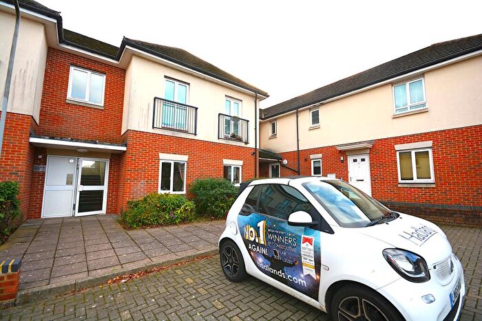 2 Bedroom Apartment For Sale In School Close, Chesham, HP5