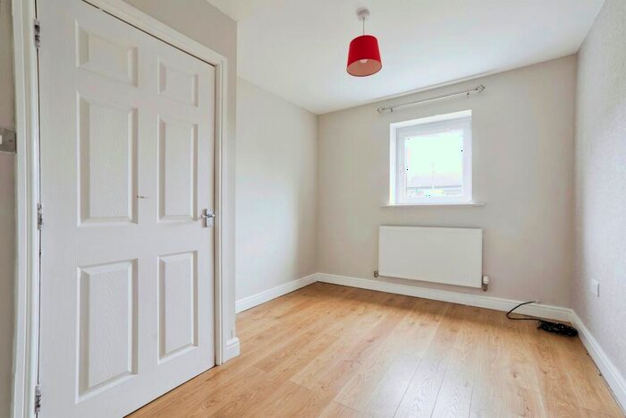 4 Bedroom Semi-Detached House To Rent In Fairfax Street, Haworth, Keighley, BD22