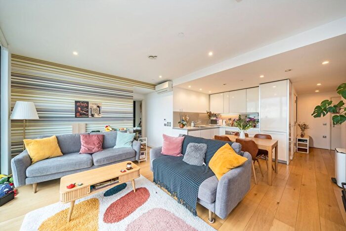 2 Bedroom Flat To Rent In Walworth Road, Elephant Amp; Castle, SE1