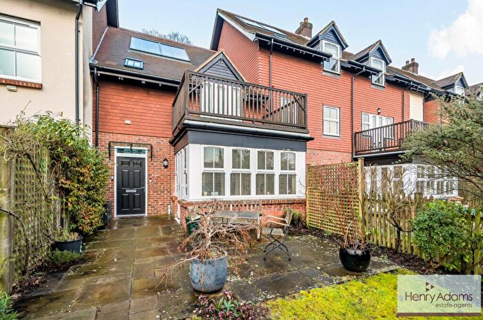 2 Bedroom Terraced House For Sale In Merritts Meadow, Petersfield, GU31